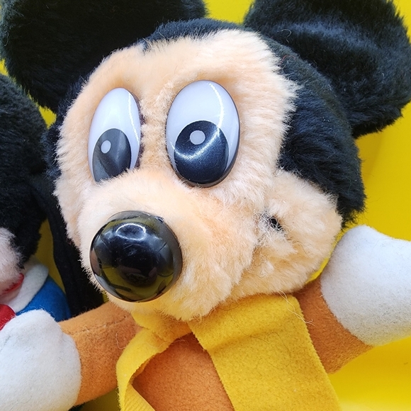 Vintage 1983 Disney Mickey's Christmas Carol Mickey Mouse & Goofy Plush Toys - Picture 2 of 8